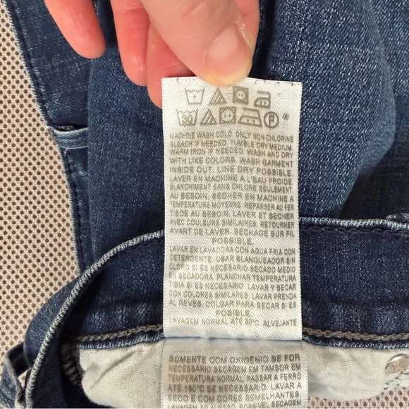 Levi’s 515 Mid-Rise Medium Wash Denim Jean Shorts Size 4 Classic Perfect Fit EUC - Picture 9 of 16